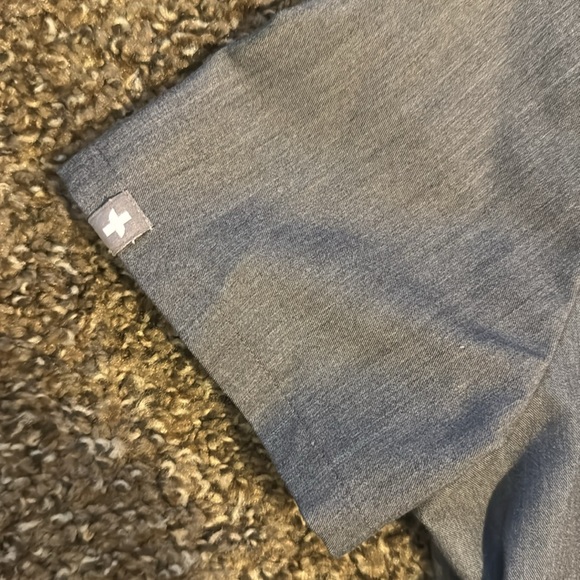 Figs Women’s Grey Scrub Top XS - Picture 3 of 4